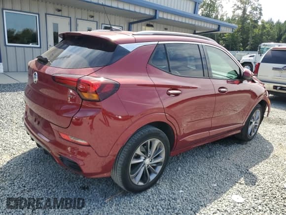 ✅ 2020 Buick Encore GX Essence • VIN: KL4MMFS24LB126825 • Lot: 70926104. Wystawiony na Copart z przebiegiem 44 135 mil. Bezpłatny archiwum sprzedaży aukcyjnych z USA i szczegółowy raport historii pojazdu na DreamBid. Zdjęcie 3.