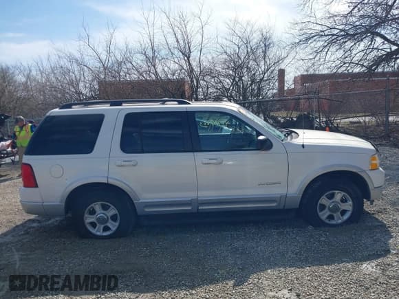 ✅ 2002 Ford Explorer • VIN: 1FMZU75E12ZA77334 • Lot: 41714883. Listed on IAAI with 174,645 mi. Free auction sales archive from the USA and detailed vehicle history report at DreamBid. Image 13.