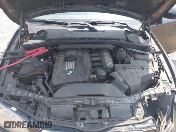 ✅ 2010 BMW 1 Series 128i • VIN: WBAUN1C55AVH81750 • Lot: 42411484. Listed on IAAI with 124,432 mi. Free auction sales archive from the USA and detailed vehicle history report at DreamBid. Image 10.