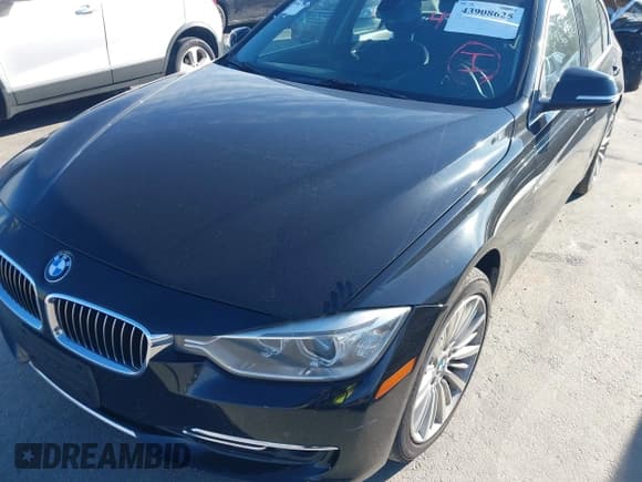 ✅ 2013 BMW 3 Series 328i xDrive • VIN: WBA3B5C50DJ598454 • Lot: 43908625. Wystawiony na IAAI z przebiegiem 141 000 mil. Bezpłatny archiwum sprzedaży aukcyjnych z USA i szczegółowy raport historii pojazdu na DreamBid. Zdjęcie 6.