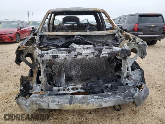 ✅ 2025 Chevrolet Silverado 1500 • VIN: 1GCRKBEK6SZ112212 • Lot: 89859295. Wystawiony na Copart z przebiegiem Nie podano. Bezpłatny archiwum sprzedaży aukcyjnych z USA i szczegółowy raport historii pojazdu na DreamBid. Zdjęcie 5.