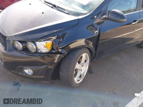 2016 Chevrolet Sonic LTZ с VIN 1G1JE6SB4G4141351, выставлен на аукционе IAAI как лот 41884234 с пробегом 55 529 миль миль и . История ставок и продаж доступна на DreamBid. Изображение 6.