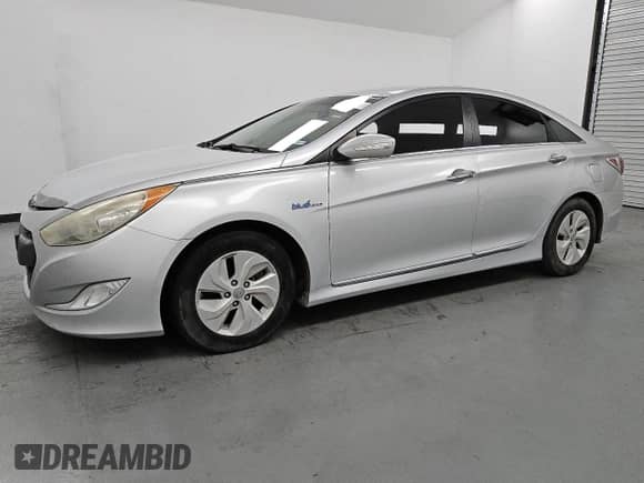 ✅ 2015 Hyundai Sonata • VIN: KMHEC4A46FA133852 • Лот: 85551575. Опубликован ранее на Copart с пробегом 107 538 миль. Бесплатный доступ к архиву аукционных продаж из США и подробный отчёт об истории автомобиля на DreamBid. Изображение 1.