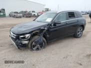 ✅ 2017 Mercedes-Benz GLC 300 • VIN: WDC0G4KB7HF176838 • Lot: 40956814. Wystawiony na IAAI z przebiegiem 132 201 mil. Bezpłatny archiwum sprzedaży aukcyjnych z USA i szczegółowy raport historii pojazdu na DreamBid. Zdjęcie 17.