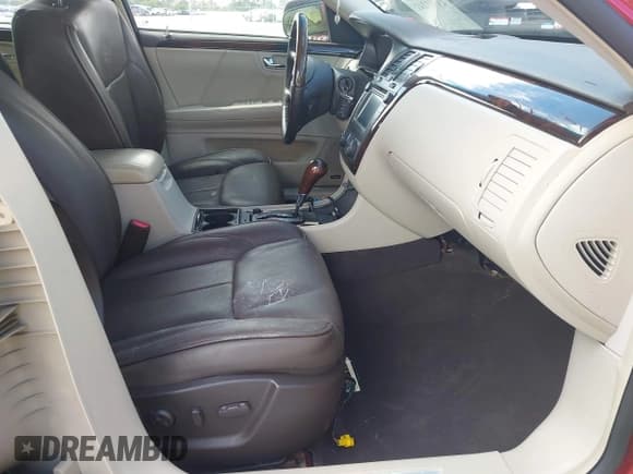 ✅ 2011 Cadillac DTS Premium Collection • VIN: 1G6KH5E61BU102367 • Lot: 43583241. Listed on IAAI with Not provided. Free auction sales archive from the USA and detailed vehicle history report at DreamBid. Image 5.