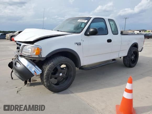 ✅ 2000 Ford F-150 XL • VIN: 1FTRX18L7YNB50273 • Lot: 70456245. Wystawiony na Copart z przebiegiem Nie podano. Bezpłatny archiwum sprzedaży aukcyjnych z USA i szczegółowy raport historii pojazdu na DreamBid. Zdjęcie 1.