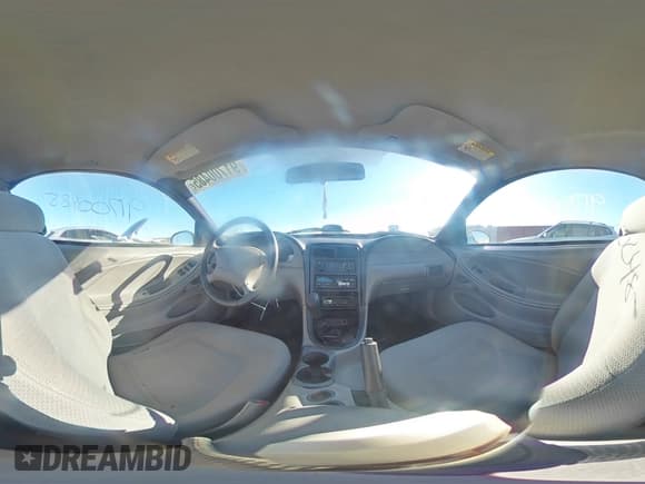 ✅ 2000 Ford Mustang • VIN: 1FAFP4046YF231791 • Lot: 91700485. Wystawiony na Copart z przebiegiem 284 142 mil. Bezpłatny archiwum sprzedaży aukcyjnych z USA i szczegółowy raport historii pojazdu na DreamBid. Zdjęcie 14.