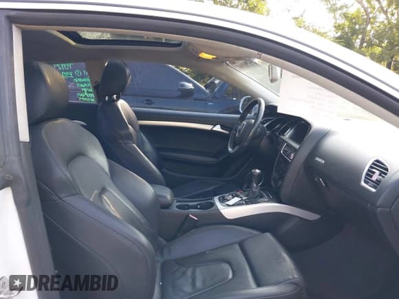 ✅ 2011 Audi A5 • VIN: WAU3FAFR6BA016981 • Lot: 42963105. Listed on IAAI with 137,312 mi. Free auction sales archive from the USA and detailed vehicle history report at DreamBid. Image 5.