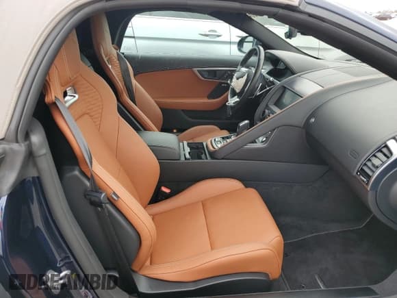 ✅ 2022 Jaguar F-Type • VIN: SAJDD5EE4NCK78236 • Lot: 46055964. Wystawiony na Copart z przebiegiem 8 567 mil. Bezpłatny archiwum sprzedaży aukcyjnych z USA i szczegółowy raport historii pojazdu na DreamBid. Zdjęcie 10.