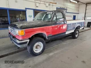 ✅ 1988 Ford F-250 • VIN: 1FTHF26G6JPA81533 • Lot: 89439595. Wystawiony na Copart z przebiegiem 118 958 mil. Bezpłatny archiwum sprzedaży aukcyjnych z USA i szczegółowy raport historii pojazdu na DreamBid. Zdjęcie 1.