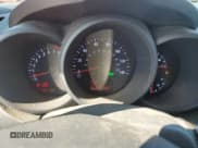 ✅ 2013 Kia Soul • VIN: KNDJT2A57D7579373 • Lot: 82697335. Wystawiony na Copart z przebiegiem 277 126 mil. Bezpłatny archiwum sprzedaży aukcyjnych z USA i szczegółowy raport historii pojazdu na DreamBid. Zdjęcie 9.