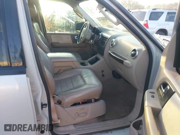 ✅ 2005 Ford Expedition Limited • VIN: 1FMFU20545LA72293 • Lot: 42000912. Wystawiony na IAAI z przebiegiem 182 117 mil. Bezpłatny archiwum sprzedaży aukcyjnych z USA i szczegółowy raport historii pojazdu na DreamBid. Zdjęcie 5.