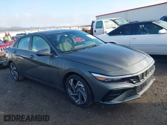 ✅ 2025 Hyundai Elantra SEL Convenience • VIN: KMHLS4DG0SU043993 • Лот: 43657828. Опубликован ранее на IAAI с пробегом 8 418 миль. Бесплатный доступ к архиву аукционных продаж из США и подробный отчёт об истории автомобиля на DreamBid. Изображение 1.