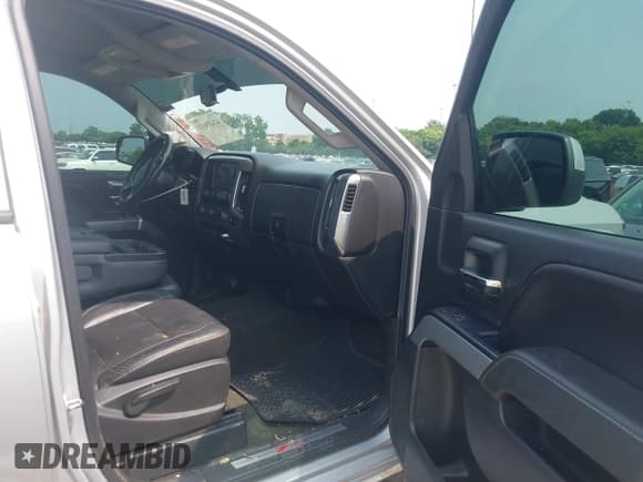 ✅ 2015 Chevrolet Silverado 2500HD LT • VIN: 1GC1KVEG3FF661609 • Lot: 42485031. Wystawiony na IAAI z przebiegiem 187 452 mil. Bezpłatny archiwum sprzedaży aukcyjnych z USA i szczegółowy raport historii pojazdu na DreamBid. Zdjęcie 5.