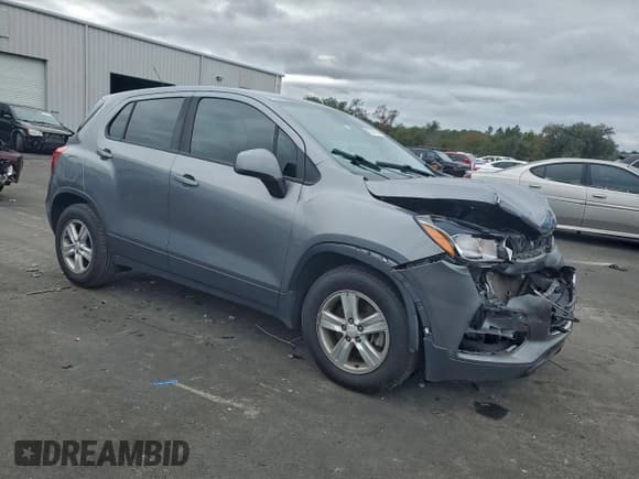 ✅ 2020 Chevrolet Trax LS • VIN: 3GNCJKSBXLL305511 • Lot: 92297895. Listed on Copart with 60,372 mi. Free auction sales archive from the USA and detailed vehicle history report at DreamBid. Image 4.