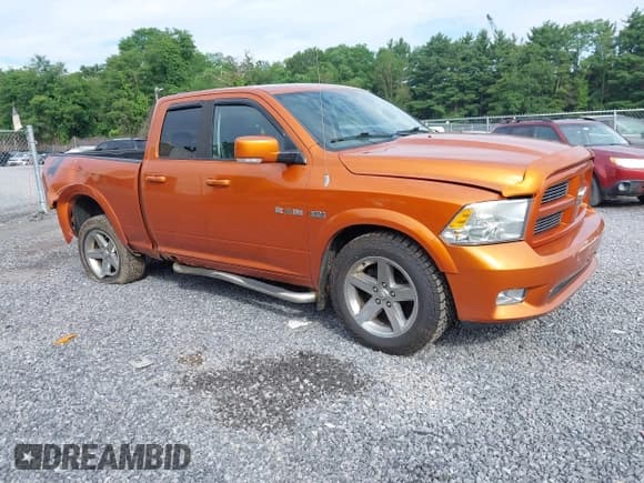 ✅ 2010 Dodge 1500 ST • VIN: 1D7RV1GT8AS212350 • Lot: 42648253. Wystawiony na IAAI z przebiegiem 118 713 mil. Bezpłatny archiwum sprzedaży aukcyjnych z USA i szczegółowy raport historii pojazdu na DreamBid. Zdjęcie 1.