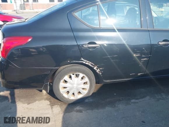 ✅ 2016 Nissan Versa S • VIN: 3N1CN7AP8GL854043 • Lot: 42997783. Listed on IAAI with 162,554 mi. Free auction sales archive from the USA and detailed vehicle history report at DreamBid. Image 19.