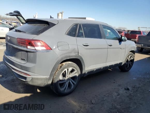 ✅ 2022 Volkswagen Atlas SEL • VIN: 1V2BC2CA9NC207880 • Lot: 46583385. Wystawiony na Copart z przebiegiem 59 764 mil. Bezpłatny archiwum sprzedaży aukcyjnych z USA i szczegółowy raport historii pojazdu na DreamBid. Zdjęcie 3.