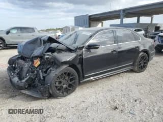 ✅ 2017 Volkswagen Passat R-Line • VIN: 1VWDT7A37HC052842 • Lot: 91893515. Wystawiony na Copart z przebiegiem 84 458 mil. Bezpłatny archiwum sprzedaży aukcyjnych z USA i szczegółowy raport historii pojazdu na DreamBid. Zdjęcie 1.