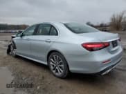 ✅ 2022 Mercedes-Benz E 450 • VIN: W1KZF5KB0NB032899 • Лот: 82189393. Опубликован ранее на Copart с пробегом 16 372 миль. Бесплатный доступ к архиву аукционных продаж из США и подробный отчёт об истории автомобиля на DreamBid. Изображение 2.