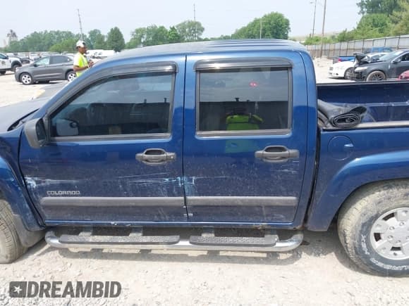 ✅ 2004 Chevrolet Colorado 1SE LS Z71 • VIN: 1GCDT136848103009 • Лот: 42485114. Опубликован ранее на IAAI с пробегом 198 794 миль. Бесплатный доступ к архиву аукционных продаж из США и подробный отчёт об истории автомобиля на DreamBid. Изображение 14.