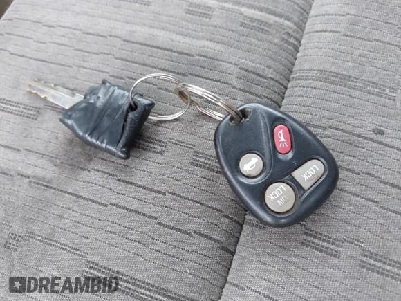 ✅ 2008 Ford Focus SE • VIN: 1FAHP35N68W159799 • Lot: 43637564. Wystawiony na IAAI z przebiegiem 219 187 mil. Bezpłatny archiwum sprzedaży aukcyjnych z USA i szczegółowy raport historii pojazdu na DreamBid. Zdjęcie 11.