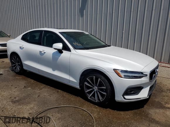 ✅ 2021 Volvo S60 Momentum • VIN: 7JR102FK5MG091743 • Lot: 58316763. Wystawiony na Copart z przebiegiem 17 214 mil. Bezpłatny archiwum sprzedaży aukcyjnych z USA i szczegółowy raport historii pojazdu na DreamBid. Zdjęcie 4.