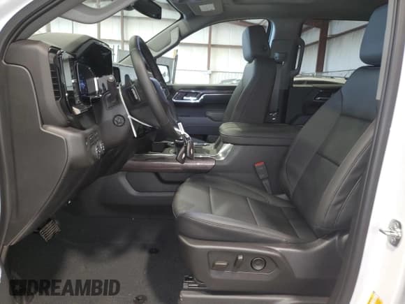 ✅ 2025 Chevrolet Silverado 1500 • VIN: 3GCUKGED8SG179015 • Lot: 63764015. Listed on Copart with 39 mi. Free auction sales archive from the USA and detailed vehicle history report at DreamBid. Image 7.