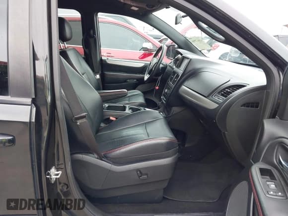 ✅ 2014 Dodge Grand Caravan R/T • VIN: 2C4RDGEG3ER431696 • Lot: 42847999. Listed on IAAI with 133,659 mi. Free auction sales archive from the USA and detailed vehicle history report at DreamBid. Image 5.