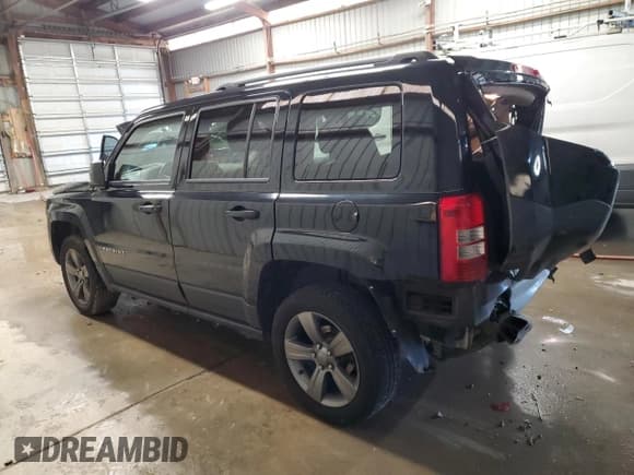 ✅ 2015 Jeep Patriot Latitude • VIN: 1C4NJRFB2FD376216 • Lot: 90872155. Listed on Copart with 77,143 mi. Free auction sales archive from the USA and detailed vehicle history report at DreamBid. Image 2.