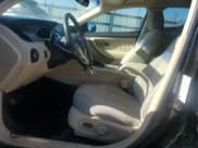 ✅ 2015 Ford Taurus SEL • VIN: 1FAHP2E87FG179944 • Lot: 85570075. Wystawiony na Copart z przebiegiem 71 449 mil. Bezpłatny archiwum sprzedaży aukcyjnych z USA i szczegółowy raport historii pojazdu na DreamBid. Zdjęcie 7.