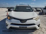 ✅ 2017 Toyota RAV4 XLE • VIN: 2T3WFREV2HW317013 • Lot: 87463465. Wystawiony na Copart z przebiegiem 85 894 mil. Bezpłatny archiwum sprzedaży aukcyjnych z USA i szczegółowy raport historii pojazdu na DreamBid. Zdjęcie 5.