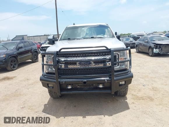 ✅ 2019 Ford F-250 XL • VIN: 1FT7W2BT0KEF68884 • Lot: 42448800. Wystawiony na IAAI z przebiegiem 98 618 mil. Bezpłatny archiwum sprzedaży aukcyjnych z USA i szczegółowy raport historii pojazdu na DreamBid. Zdjęcie 6.