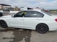 ✅ 2014 BMW 3 Series 328i • VIN: WBA3C1C59EK107056 • Lot: 42778687. Listed on IAAI with 106,786 mi. Free auction sales archive from the USA and detailed vehicle history report at DreamBid. Image 14.