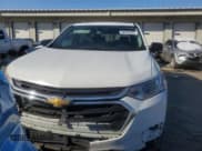 ✅ 2018 Chevrolet Traverse LS • VIN: 1GNERFKW7JJ127542 • Lot: 88205185. Wystawiony na Copart z przebiegiem 94 201 mil. Bezpłatny archiwum sprzedaży aukcyjnych z USA i szczegółowy raport historii pojazdu na DreamBid. Zdjęcie 5.