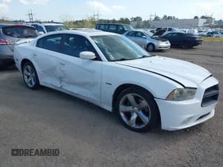 ✅ 2011 Dodge Charger RT Plus • VIN: 2B3CL5CT0BH609483 • Lot: 40474315. Wystawiony na IAAI z przebiegiem 202 644 mil. Bezpłatny archiwum sprzedaży aukcyjnych z USA i szczegółowy raport historii pojazdu na DreamBid. Zdjęcie 1.