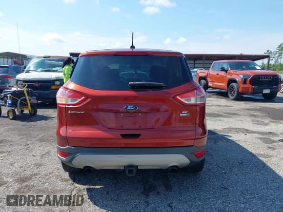 ✅ 2015 Ford Escape SE • VIN: 1FMCU9G92FUB58458 • Lot: 43069752. Listed on IAAI with 231,149 mi. Free auction sales archive from the USA and detailed vehicle history report at DreamBid. Image 16.