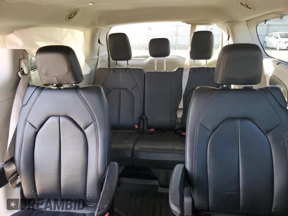 ✅ 2018 Chrysler Pacifica Touring L Plus • VIN: 2C4RC1EG6JR234354 • Lot: 92933095. Wystawiony na Copart z przebiegiem 132 488 mil. Bezpłatny archiwum sprzedaży aukcyjnych z USA i szczegółowy raport historii pojazdu na DreamBid. Zdjęcie 10.