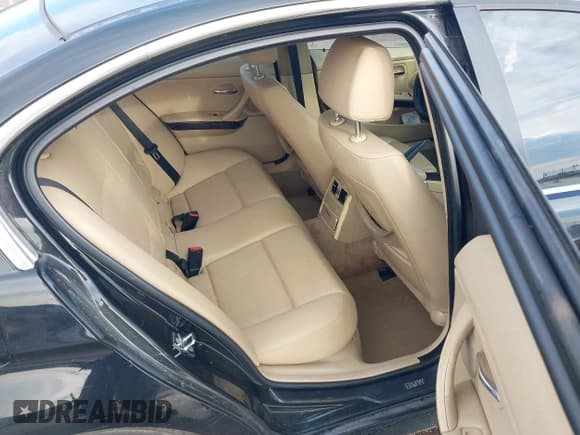 ✅ 2006 BMW 3 Series 330xi • VIN: WBAVD33576KV60739 • Lot: 43012918. Listed on IAAI with 147,611 mi. Free auction sales archive from the USA and detailed vehicle history report at DreamBid. Image 8.