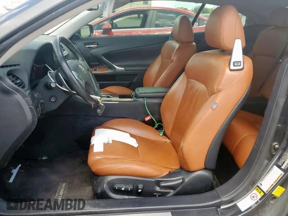 ✅ 2011 Lexus IS 250 C • VIN: JTHFF2C2XB2519905 • Lot: 62572845. Wystawiony na Copart z przebiegiem 118 492 mil. Bezpłatny archiwum sprzedaży aukcyjnych z USA i szczegółowy raport historii pojazdu na DreamBid. Zdjęcie 7.