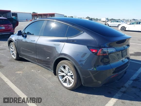✅ 2024 Tesla Model Y • VIN: 7SAYGDED7RF097801 • Lot: 43345626. Wystawiony na IAAI z przebiegiem 12 959 mil. Bezpłatny archiwum sprzedaży aukcyjnych z USA i szczegółowy raport historii pojazdu na DreamBid. Zdjęcie 3.