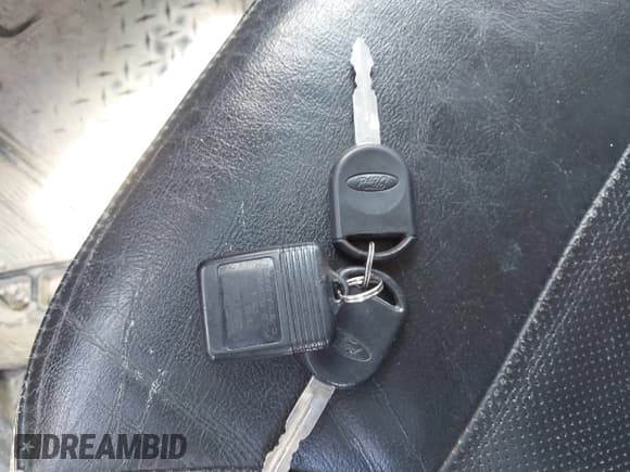 ✅ 2007 Ford Escape Limited • VIN: 1FMCU04197KA52595 • Лот: 42888780. Опубликован ранее на IAAI с пробегом Не указан. Бесплатный доступ к архиву аукционных продаж из США и подробный отчёт об истории автомобиля на DreamBid. Изображение 11.