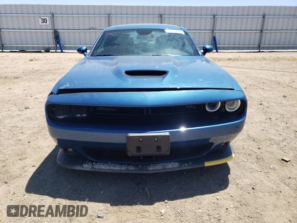 ✅ 2023 Dodge Challenger R/T • VIN: 2C3CDZBT8PH558864 • Lot: 54224234. Wystawiony na Copart z przebiegiem 28 958 mil. Bezpłatny archiwum sprzedaży aukcyjnych z USA i szczegółowy raport historii pojazdu na DreamBid. Zdjęcie 5.