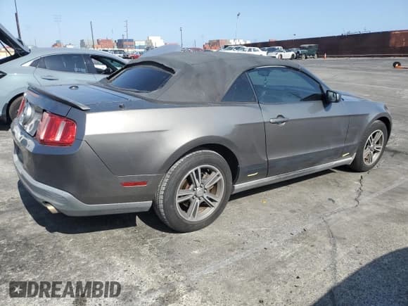 ✅ 2010 Ford Mustang V6 • VIN: 1ZVBP8EN6A5107854 • Lot: 61651625. Listed on Copart with 164,566 mi. Free auction sales archive from the USA and detailed vehicle history report at DreamBid. Image 3.