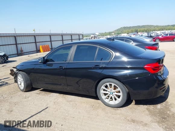 ✅ 2018 BMW 3 Series 320i • VIN: WBA8E1G50JNU90758 • Лот: 43441309. Опубликован ранее на IAAI с пробегом 88 740 миль. Бесплатный доступ к архиву аукционных продаж из США и подробный отчёт об истории автомобиля на DreamBid. Изображение 14.
