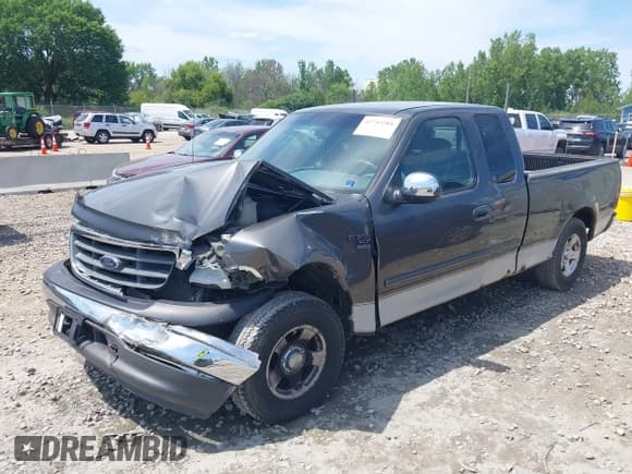 ✅ 2002 Ford F-150 XL • VIN: 1FTRX17W32NB96282 • Lot: 42753289. Listed on IAAI with 131,503 mi. Free auction sales archive from the USA and detailed vehicle history report at DreamBid. Image 2.