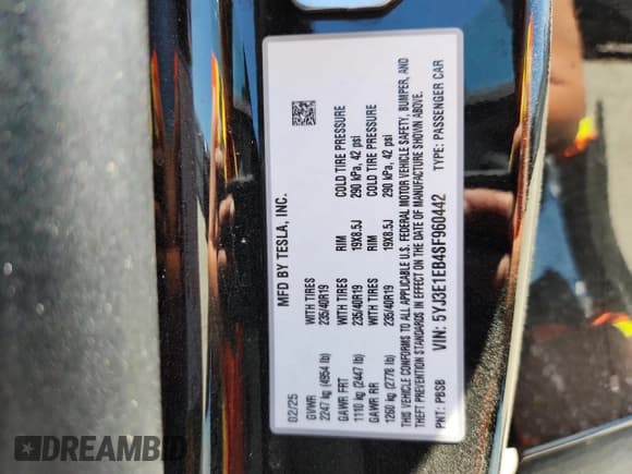 ✅ 2025 Tesla Model 3 Long Range • VIN: 5YJ3E1EB4SF960442 • Лот: 63077335. Опубликован ранее на Copart с пробегом 6 950 миль. Бесплатный доступ к архиву аукционных продаж из США и подробный отчёт об истории автомобиля на DreamBid. Изображение 12.