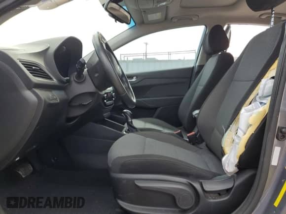 2018 Hyundai Accent Limited z VIN 3KPC34A30JE031634, wystawiony jako Copart lot #57531905 z przebiegiem 68 626 mil mil oraz Szkoda całkowita • Salvage title. Historia ofert i sprzedaży dostępna na DreamBid. Obrazek 7.