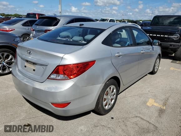 ✅ 2013 Hyundai Accent GLS • VIN: KMHCT4AE5DU489074 • Лот: 74109464. Опубликован ранее на Copart с пробегом 34 022 миль. Бесплатный доступ к архиву аукционных продаж из США и подробный отчёт об истории автомобиля на DreamBid. Изображение 3.