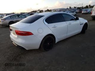 ✅ 2017 Jaguar XE 25t Premium • VIN: SAJAD4BG6HA965141 • Лот: 42432413. Опубликован ранее на Copart с пробегом 96 458 миль. Бесплатный доступ к архиву аукционных продаж из США и подробный отчёт об истории автомобиля на DreamBid. Изображение 3.